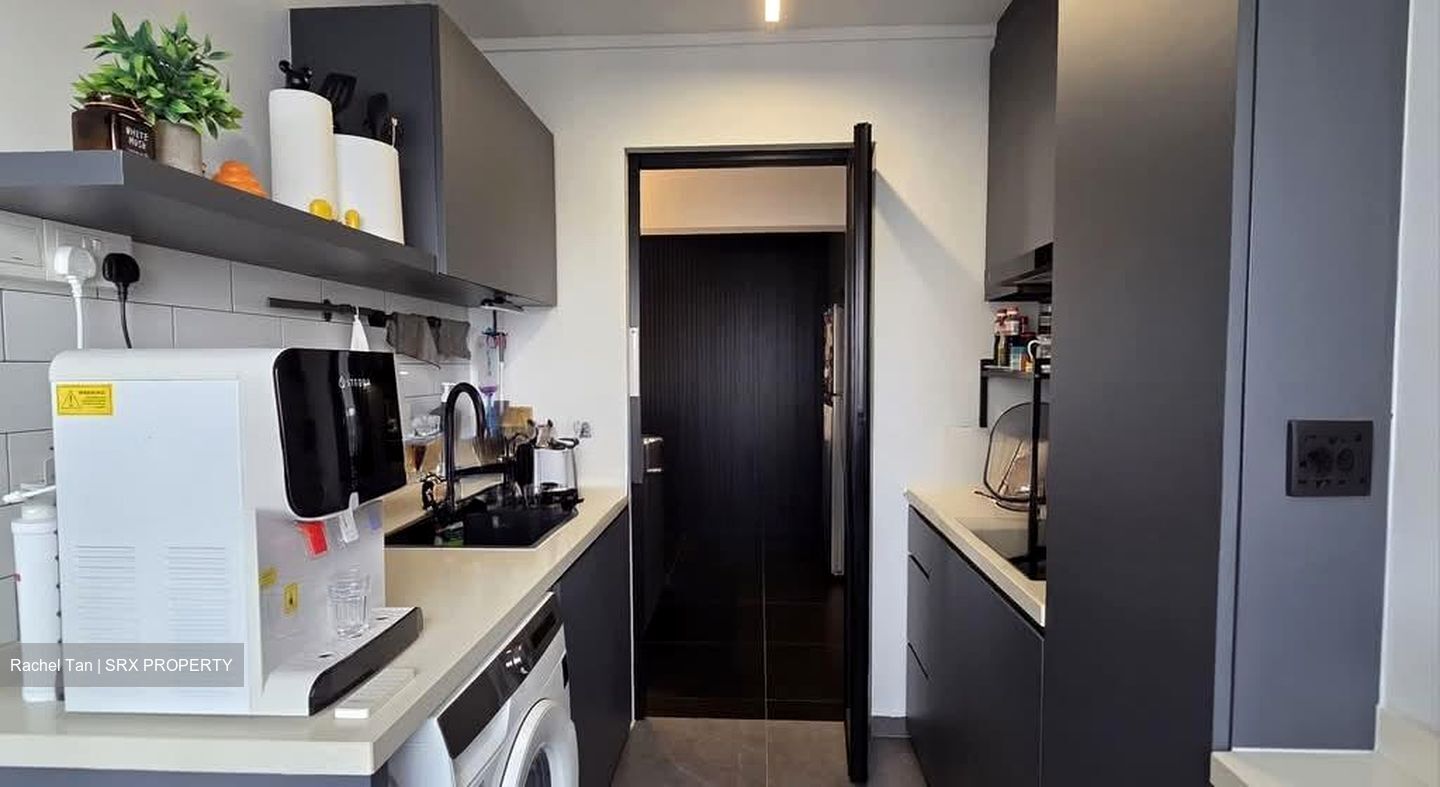 Blk 330 Bukit Batok Street 33 (Bukit Batok), HDB Executive #558405061